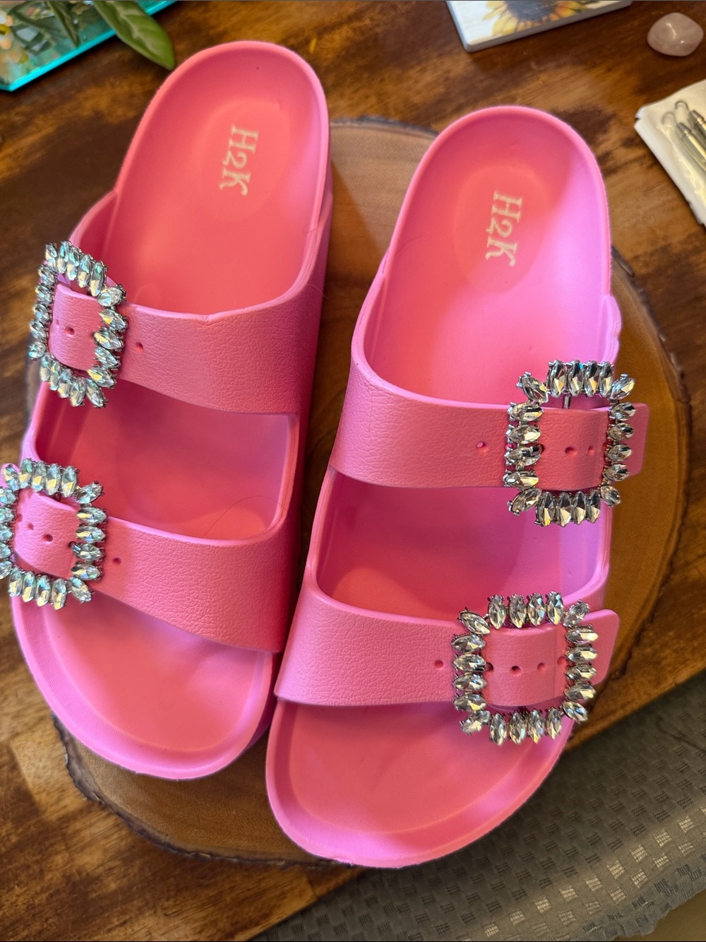 Woman’s Pink Gem Buckle Slide Sandals Size 10 - Picture 4 of 4